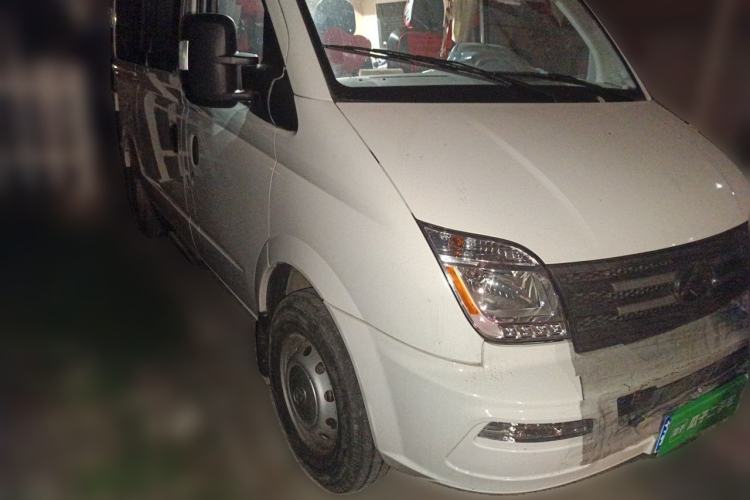 Used SAIC MAXUS Xintu V80  Front Right 45 Deg