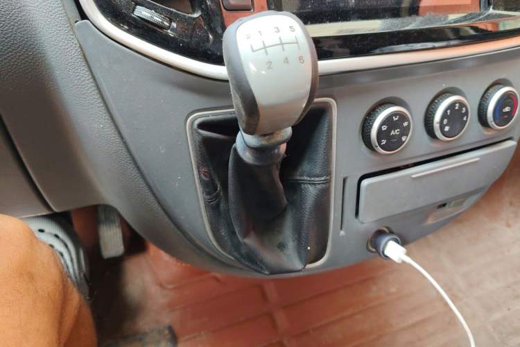 Used SAIC MAXUS Xintu V80  Gear Lever