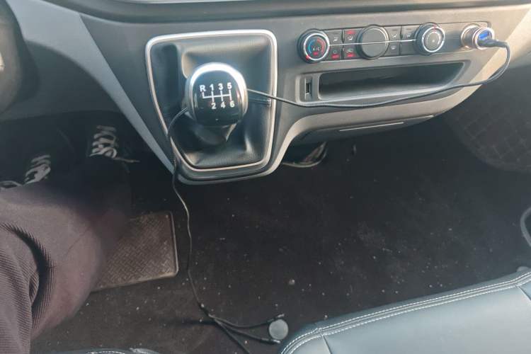 Used SAIC MAXUS Xintu V80  Gear Lever