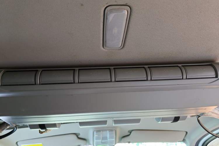 Used SAIC MAXUS Xintu V80  Headliner