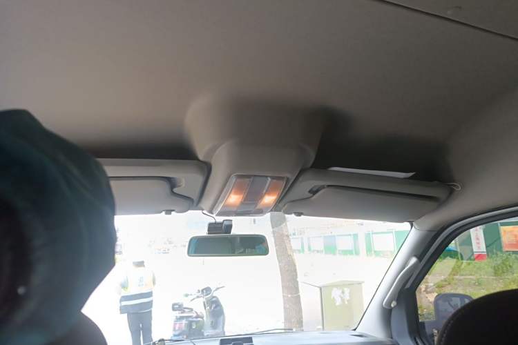 Used SAIC MAXUS Xintu V80  Headliner