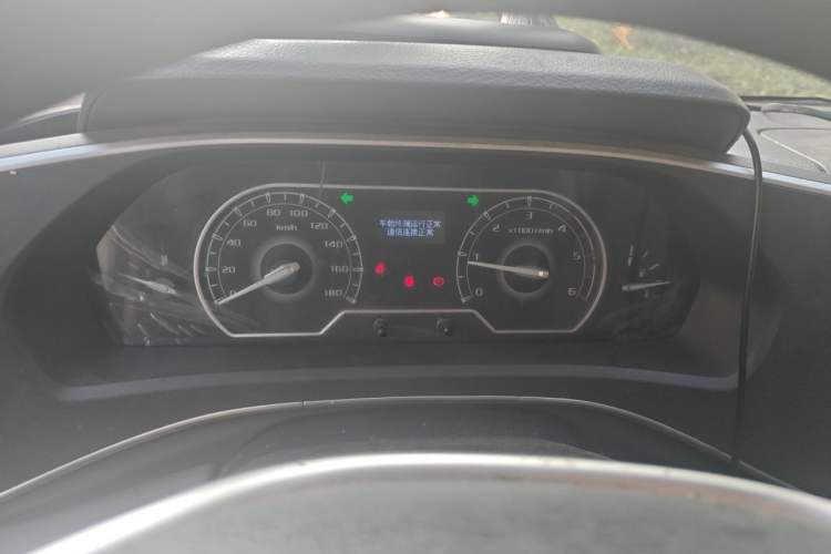 Used SAIC MAXUS Xintu V80  Odometer Close Up