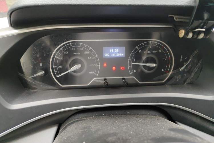 Used SAIC MAXUS Xintu V80  Odometer Close Up