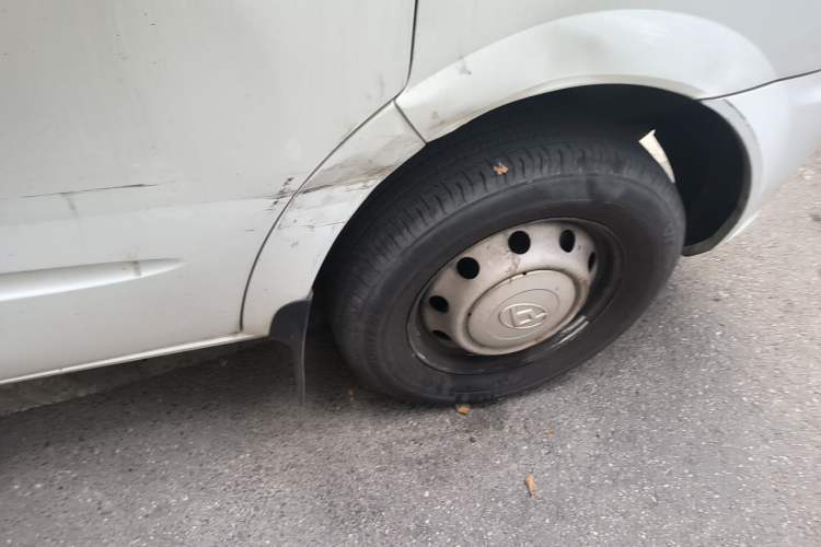 Used SAIC MAXUS Xintu V80  Right Front Wheel Hub