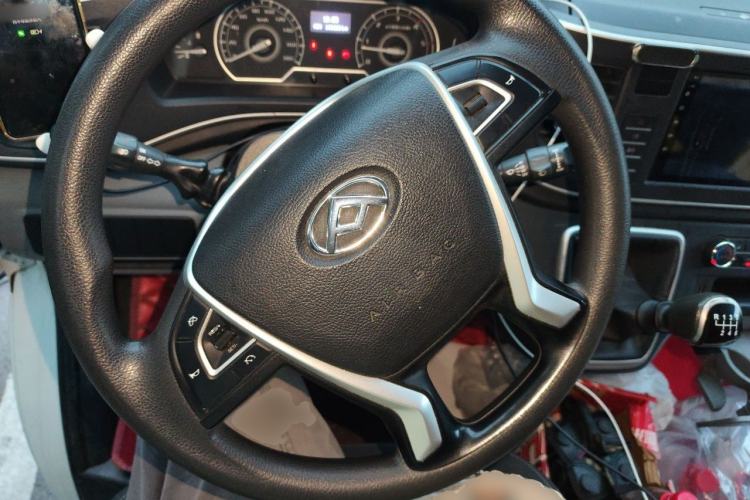 Used SAIC MAXUS Xintu V80  Steering Wheel