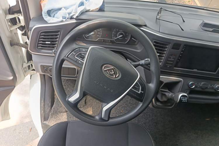 Used SAIC MAXUS Xintu V80  Steering Wheel