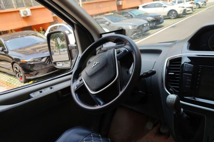 Used SAIC MAXUS Xintu V80  Steering Wheel