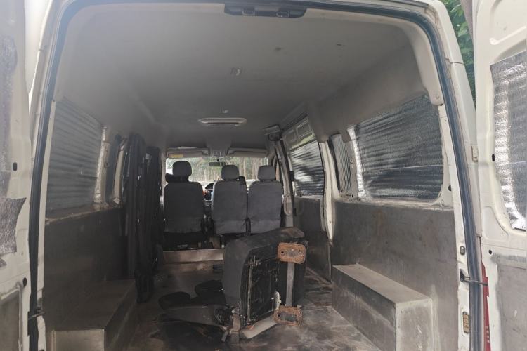 Used SAIC MAXUS Xintu V80  Trunk