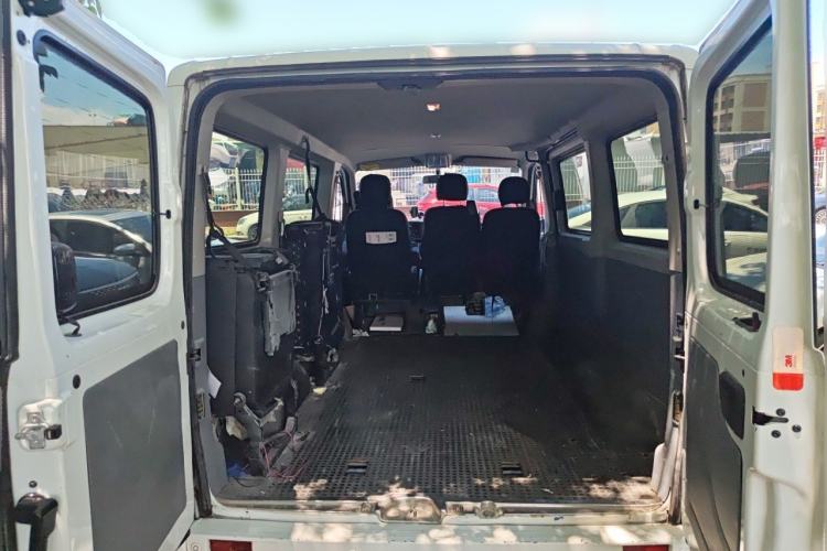 Used SAIC MAXUS Xintu V80  Trunk