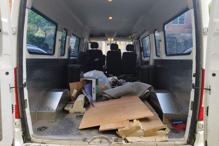 Used SAIC MAXUS Xintu V80  Trunk