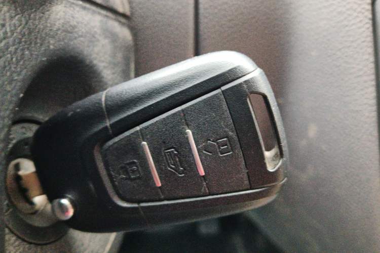 Used SAIC MAXUS Xintu V80  Vehicle Key