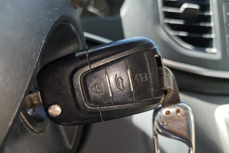 Used SAIC MAXUS Xintu V80  Vehicle Key