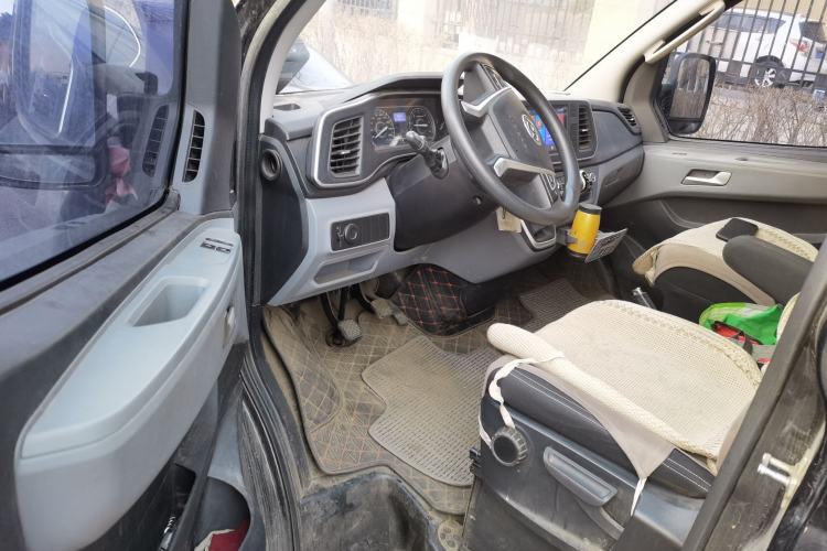 Used SAIC MAXUS Xintu V80 2023 2.0T Manual Classic Aoyuntong Long Wheelbase Mid-Height 6/7/8/9-Seater Driver Seat