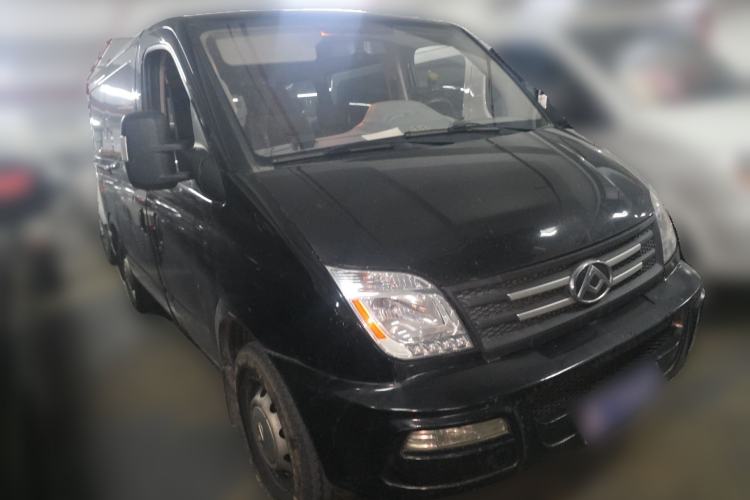 Used SAIC MAXUS Xintu V80 2023 2.0T Manual Classic Aoyuntong Short Wheelbase Ultra-Low Roof 5/6-Seater Front Right 45 Deg