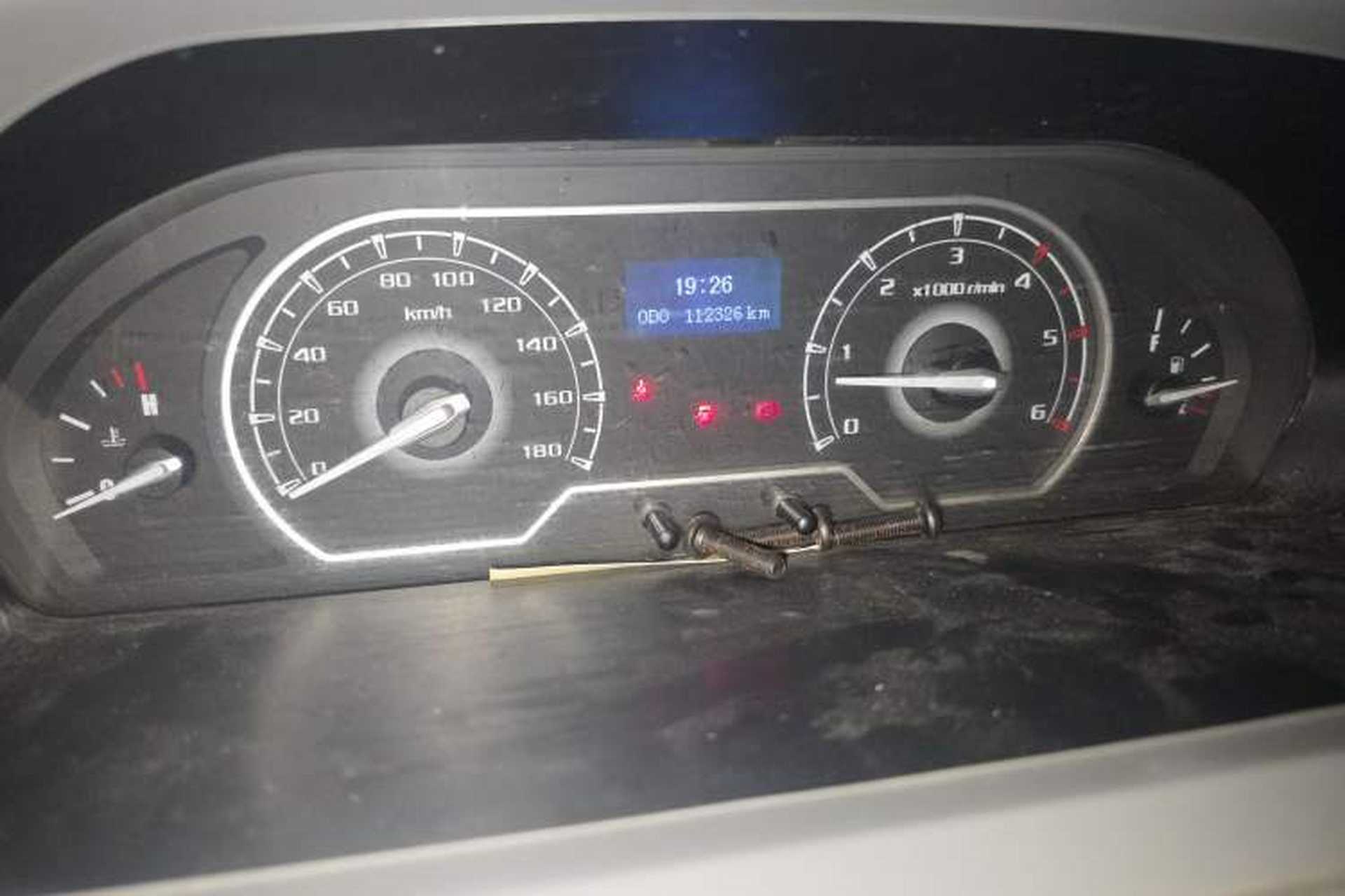Used SAIC MAXUS Xintu V80 2023 2.0T Manual Classic Aoyuntong Short Wheelbase Ultra-Low Roof 5/6-Seater Instrument Cluster