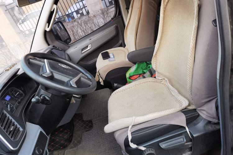 Used SAIC MAXUS Xintu V80 2023 2.0T Manual Classic Aoyuntong Long Wheelbase Mid-Height 6/7/8/9-Seater Left Front Seat