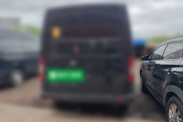 Used SAIC MAXUS Xintu V80 2023 2.0T AMT Classic Aoyuntong Short Wheelbase Mid-Roof 5/6-Seater Rear