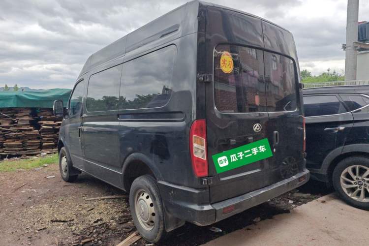 Used SAIC MAXUS Xintu V80 2023 2.0T AMT Classic Aoyuntong Short Wheelbase Mid-Roof 5/6-Seater Rear Left 45 Deg