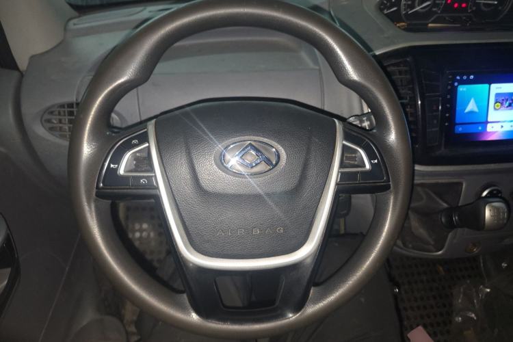 Used SAIC MAXUS Xintu V80 2023 2.0T Manual Classic Aoyuntong Short Wheelbase Ultra-Low Roof 5/6-Seater Steering Wheel