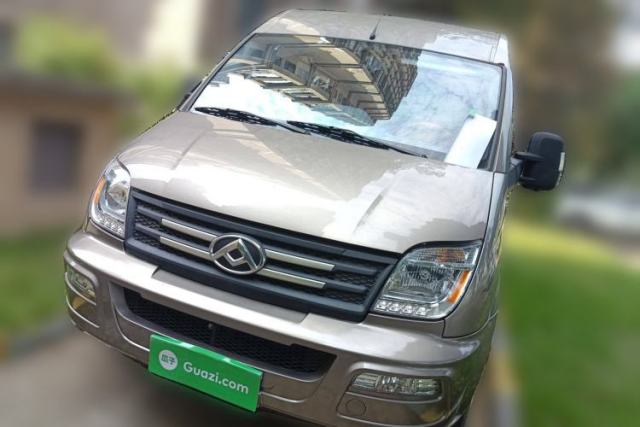 Used SAIC MAXUS Xintu V80 2023 2.0T Manual Classic Aoyuntong Short Wheelbase Mid-Roof 7/8/9-Seater