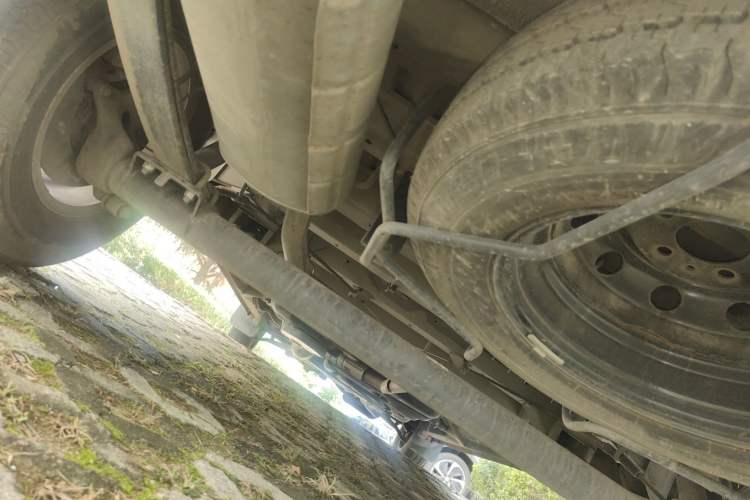 Used SAIC MAXUS Xintu V80 2023 2.0T PLUS AMT All-Rounder Long Wheelbase Mid-Height—6/7/8/9-Seater Chassis Rear