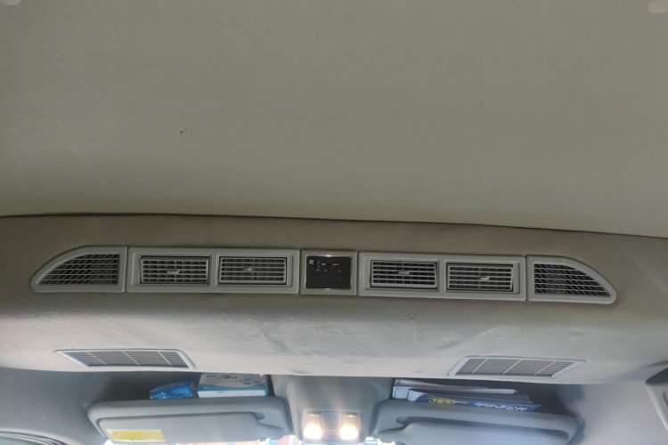 Used SAIC MAXUS Xintu V80 2023 2.0T PLUS AMT All-Rounder Long Wheelbase Mid-Height—6/7/8/9-Seater Headliner