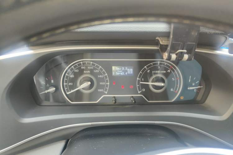 Used SAIC MAXUS Xintu V80 2023 2.0T PLUS AMT All-Rounder Long Wheelbase Mid-Height—6/7/8/9-Seater Instrument Cluster