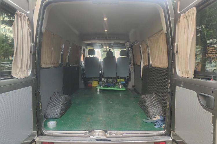 Used SAIC MAXUS Xintu V80 2023 2.0T PLUS AMT All-Rounder Long Wheelbase Mid-Height—6/7/8/9-Seater Trunk