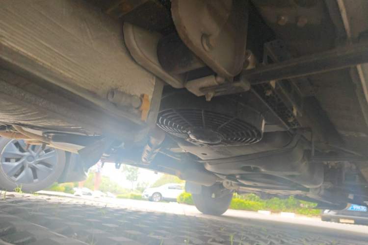Used SAIC MAXUS Xintu V80  Chassis Rear Right