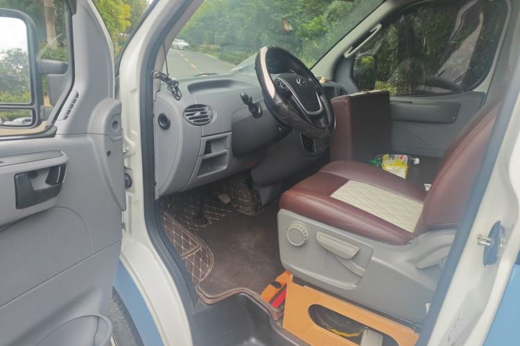 Used SAIC MAXUS Xintu V80  Driver Seat