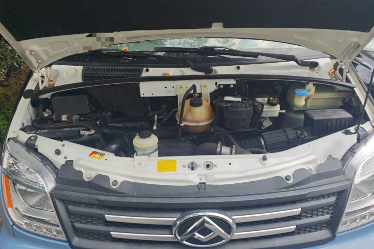 Used SAIC MAXUS Xintu V80  Engine Bay