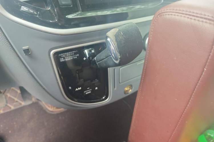 Used SAIC MAXUS Xintu V80  Gear Lever