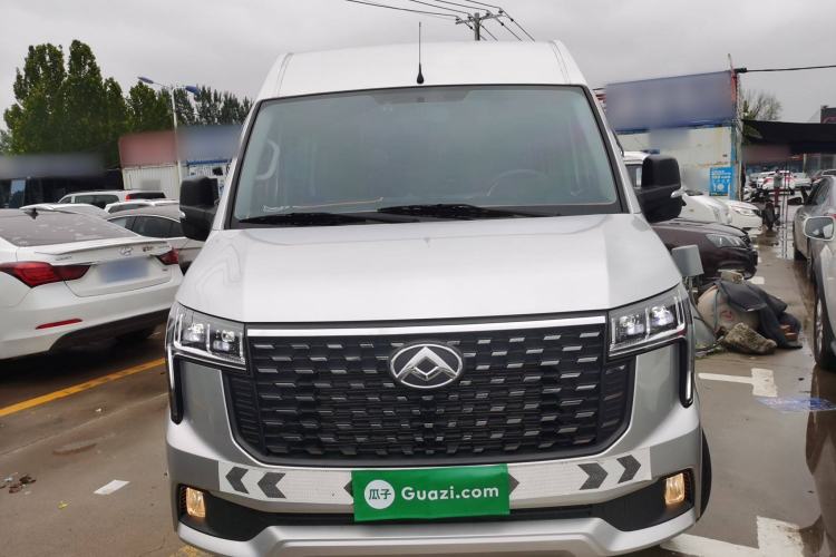 Used SAIC MAXUS Xintu V80 2023 2.0T Manual Classic Aoyuntong Long Wheelbase Mid-Height 6/7/8/9-Seater Exterior 1