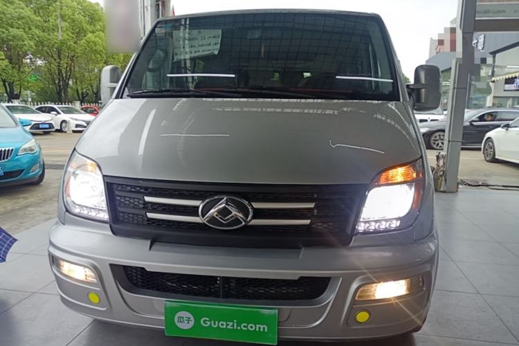 Used SAIC MAXUS Xintu V80 2023 2.0T Manual Classic Aoyuntong Power Version Short Wheelbase Ultra-Low Roof—7/8/9-Seater Front