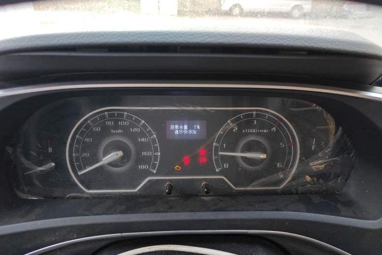 Used SAIC MAXUS Xintu V80 2023 2.0T Manual Classic Aoyuntong Short Wheelbase Ultra-Low Roof 5/6-Seater Instrument Cluster