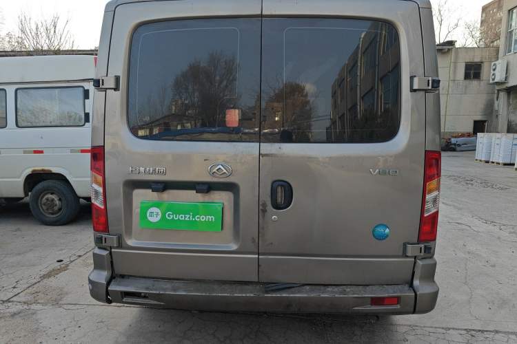 Used SAIC MAXUS Xintu V80 2023 2.0T Manual Classic Aoyuntong Short Wheelbase Ultra-Low Roof 5/6-Seater Rear