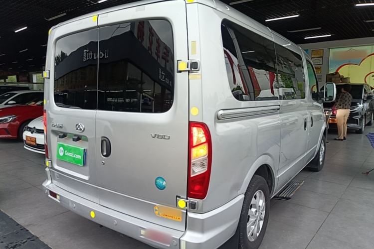 Used SAIC MAXUS Xintu V80 2023 2.0T Manual Classic Aoyuntong Power Version Short Wheelbase Ultra-Low Roof—7/8/9-Seater Rear Right 45 Deg