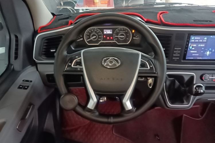 Used SAIC MAXUS Xintu V80 2023 2.0T Manual Classic Aoyuntong Power Version Short Wheelbase Ultra-Low Roof—7/8/9-Seater Steering Wheel