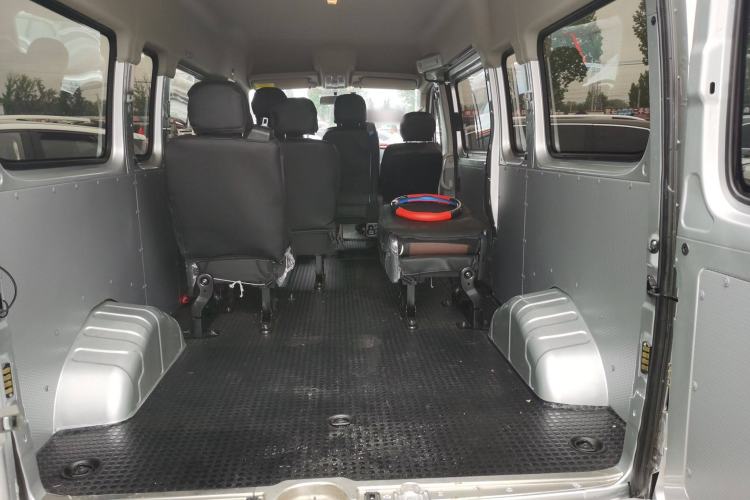 Used SAIC MAXUS Xintu V80 2023 2.0T Manual Classic Aoyuntong Long Wheelbase Mid-Height 6/7/8/9-Seater Trunk