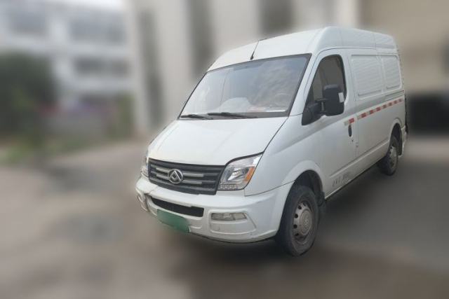 Used SAIC MAXUS Xintu V80 2023 2.0T PLUS Manual Van Short Wheelbase Mid-Roof Design 3-Seater