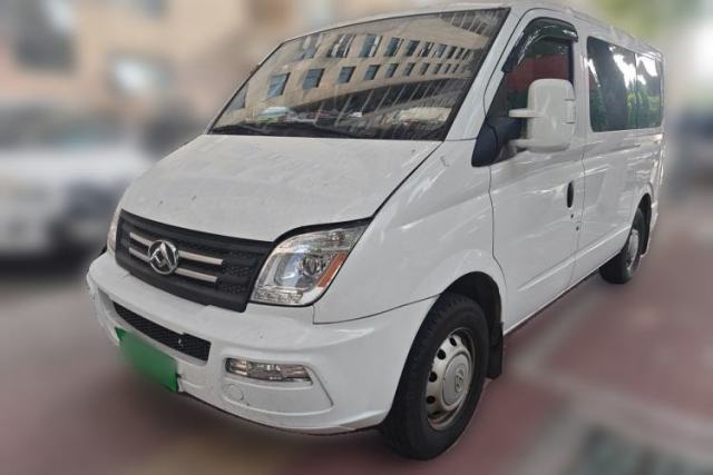 Used SAIC MAXUS Xintu V80 2023 model, 2.0T diesel, manual transmission, 5 seats