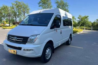 Used SAIC MAXUS Xintu V80 2023 2.0T Manual Classic Aoyuntong Short Wheelbase Mid-Roof 7/8/9-Seater