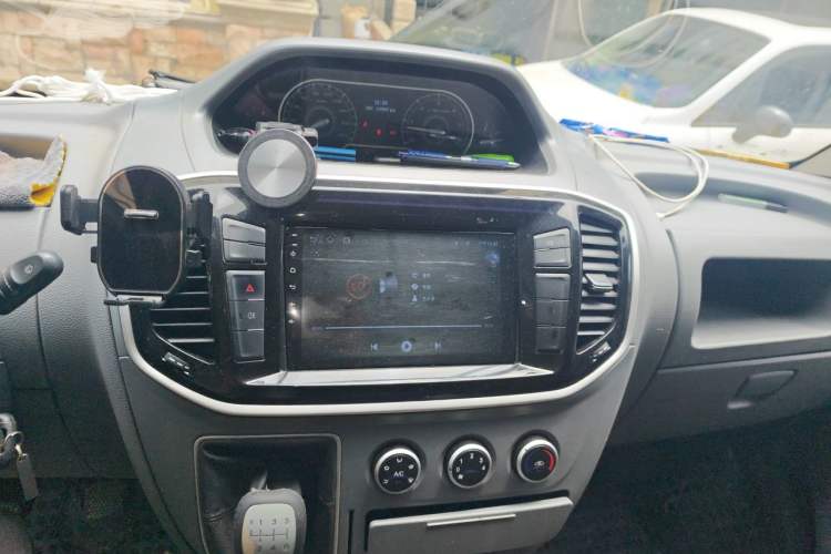 Used SAIC MAXUS Xintu V80  Audio And AC Panel