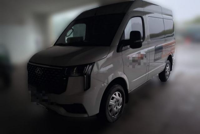 Used SAIC MAXUS Xintu V80 2023 2.0T Manual Classic Aoyuntong Short Wheelbase Mid-Roof 5/6-Seater
