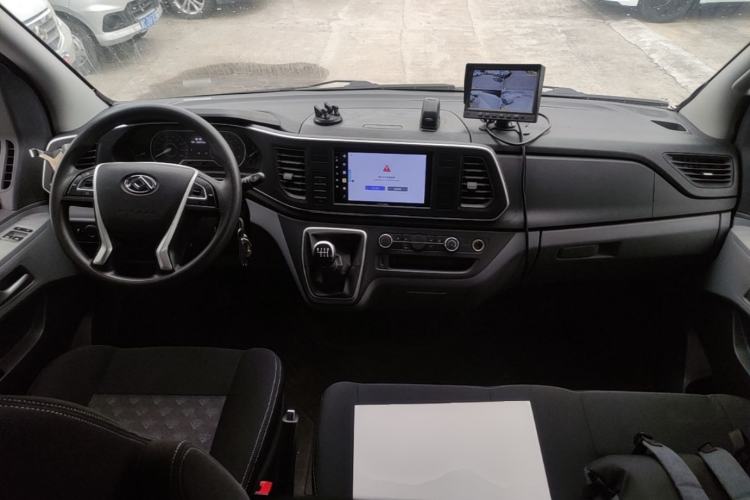 Used SAIC MAXUS Xintu V80 2023 2.0T Manual Classic Aoyuntong Long Wheelbase Mid-Height 6/7/8/9-Seater Center Console