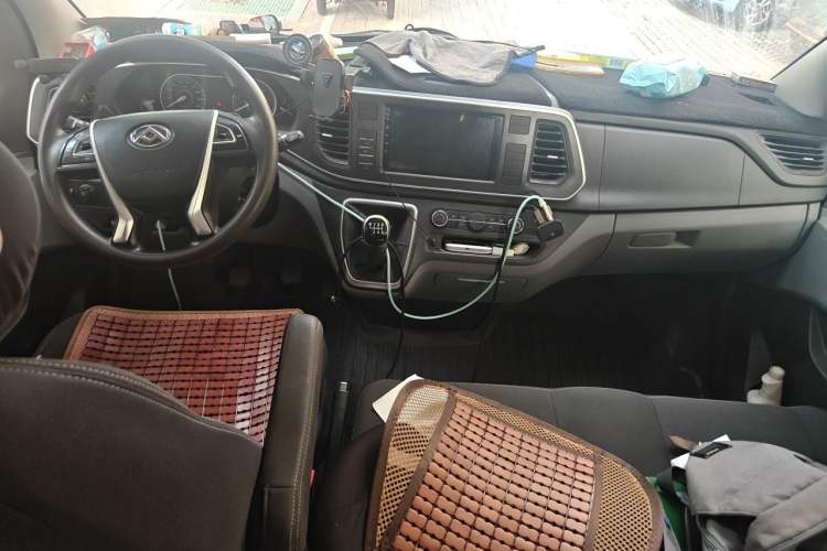Used SAIC MAXUS Xintu V80  Center Console