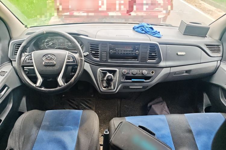 Used SAIC MAXUS Xintu V80 2023 2.0T Manual Classic Aoyuntong Long Wheelbase Mid-Height 6/7/8/9-Seater Center Console
