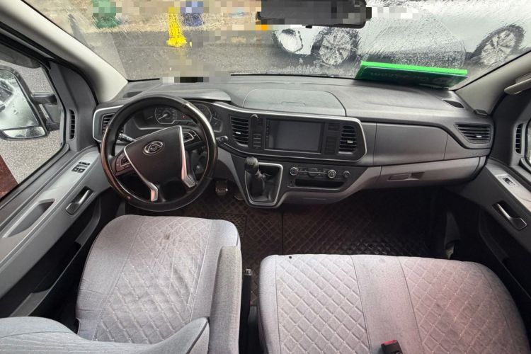 Used SAIC MAXUS Xintu V80 2023 2.0T Manual Classic Aoyuntong Long Wheelbase Mid-Height 6/7/8/9-Seater Center Console