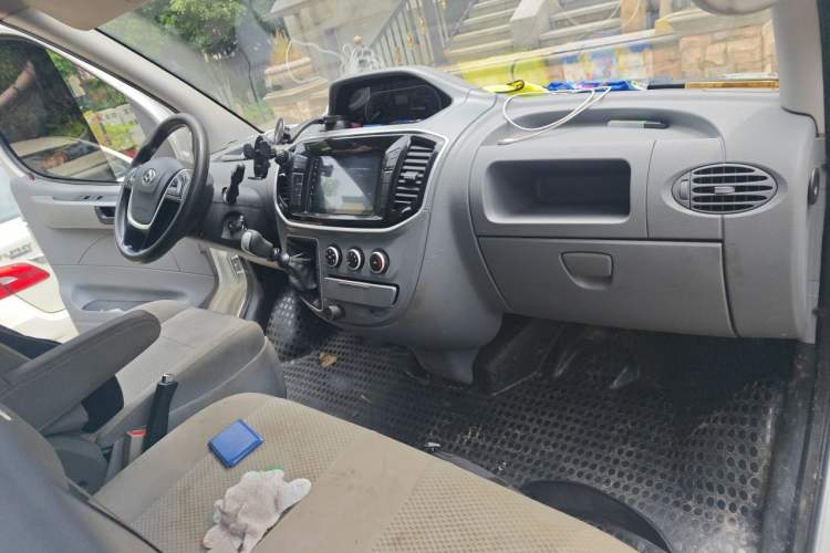 Used SAIC MAXUS Xintu V80  Center Console