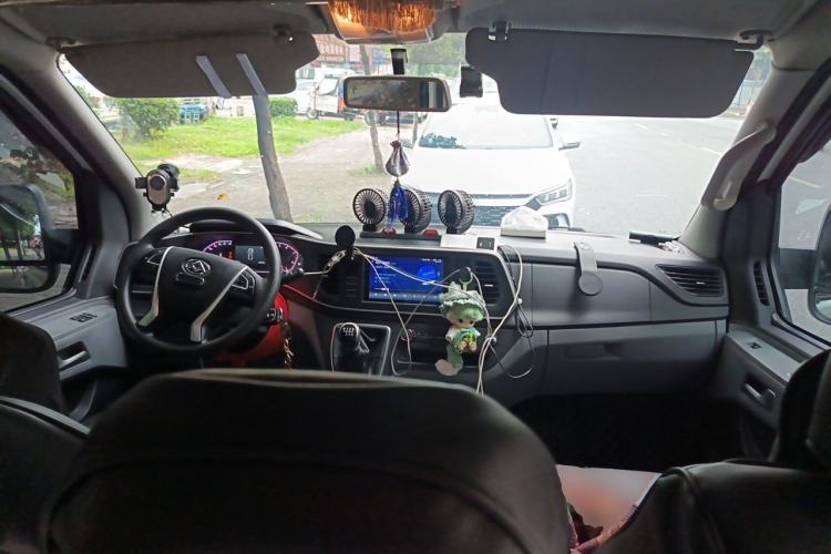 Used SAIC MAXUS Xintu V80  Center Console